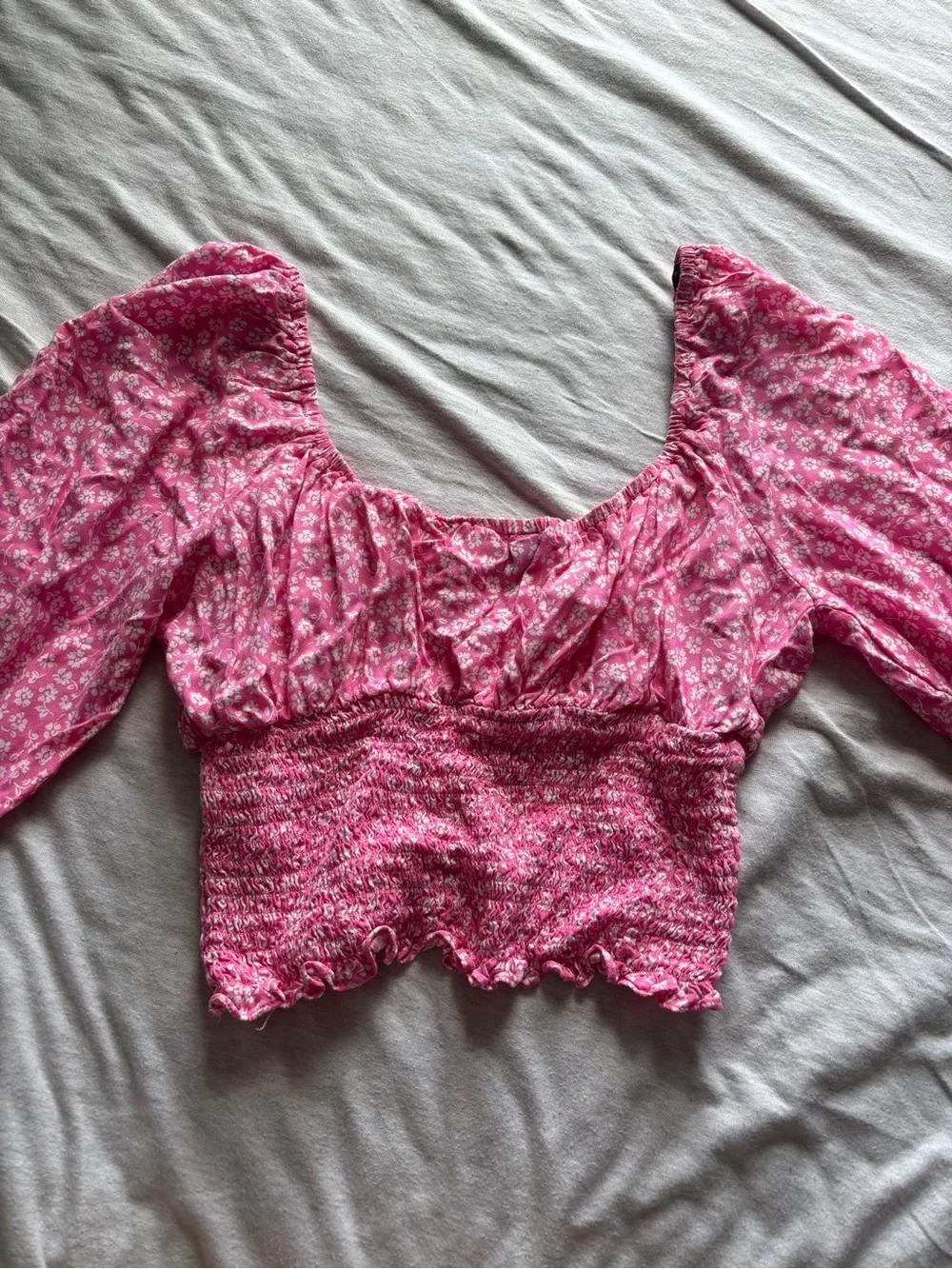 H&M Pink Floral Smocked Crop Top with Puff Sleeves - Picture 4 of 5